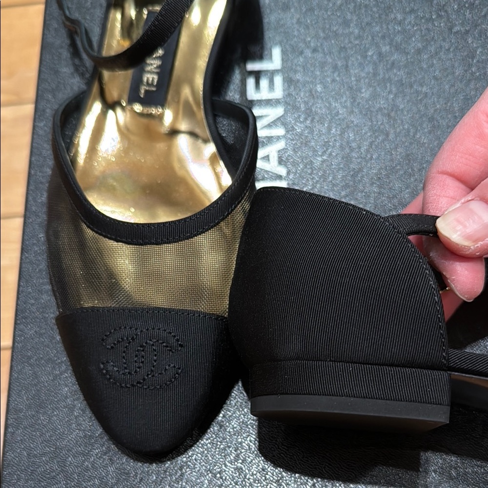 Chanel Black and Gold Women's Shoes - Picture 8 of 8